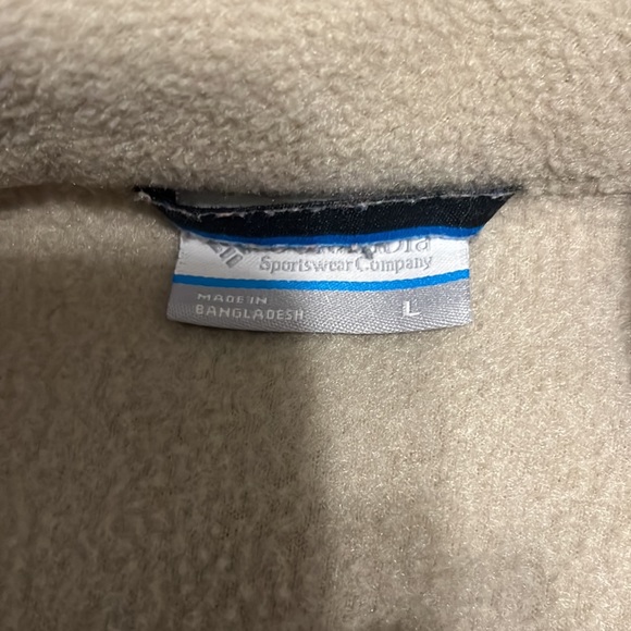 Soft Columbia fleece vests - Picture 2 of 3